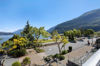 212C 160 Esplanade Avenue, Harrison Hot Springs, BC, Harrison Hot Springs — Apartment/Condo for sale