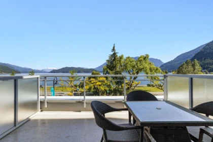 Kitchen Photo of 212C 160 Esplanade Avenue, Harrison Hot Springs, BC
