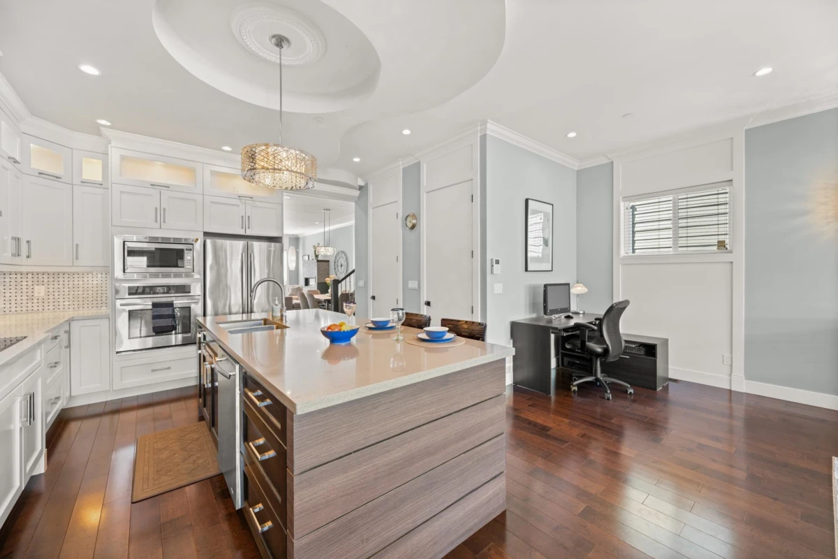 Dining Area Photo of 10 1426 FINLAY STREET, White Rock BC V4B 4L5