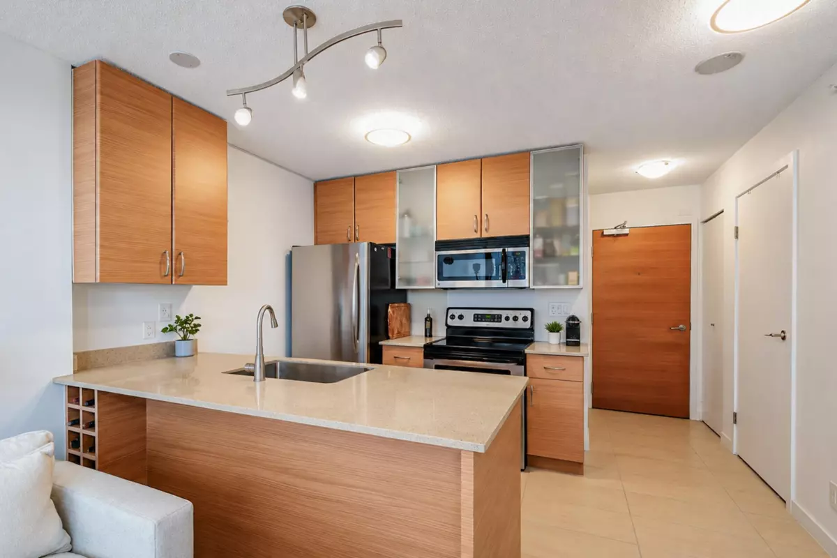 Family Room Photo of 1405 909 Mainland Street, Vancouver, BC