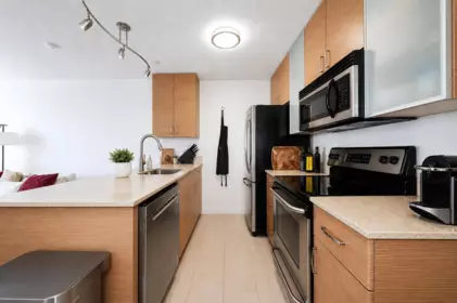 Kitchen Photo of 1405 909 Mainland Street, Vancouver, BC