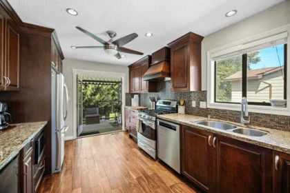 Kitchen Island Photo of 1737 Anderson Way, Port Coquitlam, BC