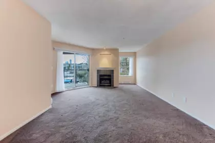 Walk-In Closet Photo of 401 214 Eleventh Street, New Westminster, BC