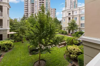 226 3098 Guildford Way, Coquitlam, BC, Coquitlam — Apartment/Condo for sale