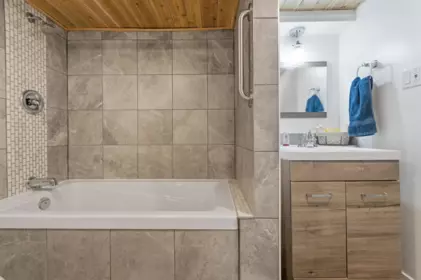 Mudroom Photo of 474 Alder Avenue, Harrison Hot Springs, BC