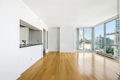 2002 193 Aquarius Mews, Vancouver, BC, Vancouver — Apartment/Condo for sale