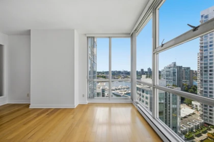 2002 193 Aquarius Mews, Vancouver, BC, Vancouver — Apartment/Condo for sale