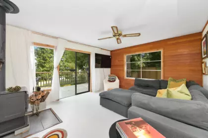 Basement Recreation Room Photo of 222 Skana Gate Road, Mayne Island, BC
