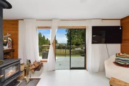 Entry Foyer Photo of 222 Skana Gate Road, Mayne Island, BC