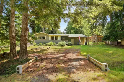 Primary Bedroom Photo of 222 Skana Gate Road, Mayne Island, BC