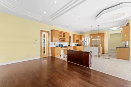 Kitchen Island Photo of 4530 Osler Street, Vancouver, BC