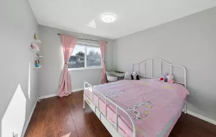 Basement Recreation Room Photo of 15440 95a Avenue, Surrey, BC