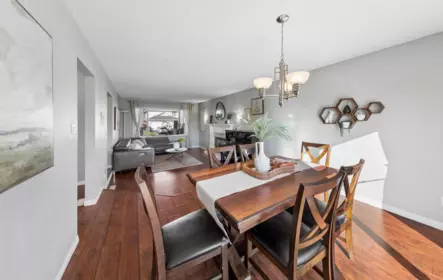 Kitchen Photo of 15440 95a Avenue, Surrey, BC