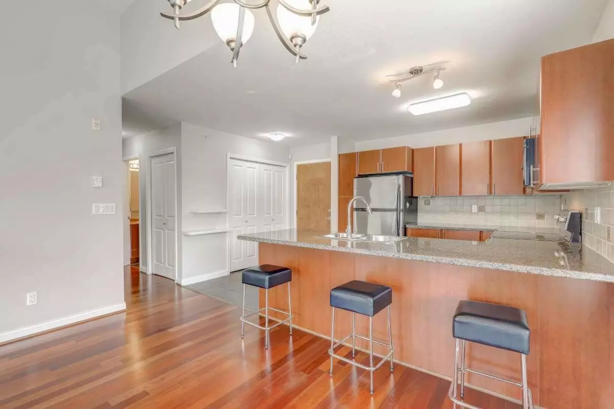Living Room Photo of 413 2346 Mcallister Avenue, Port Coquitlam, BC