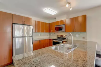 Kitchen Island Photo of 413 2346 Mcallister Avenue, Port Coquitlam, BC