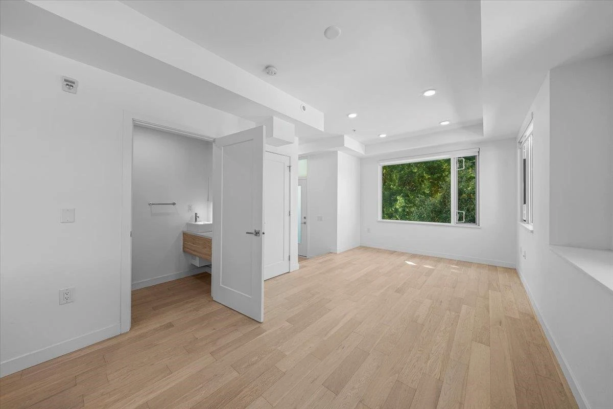 Dining Area Photo of 4110 Columbia Street, Vancouver, BC
