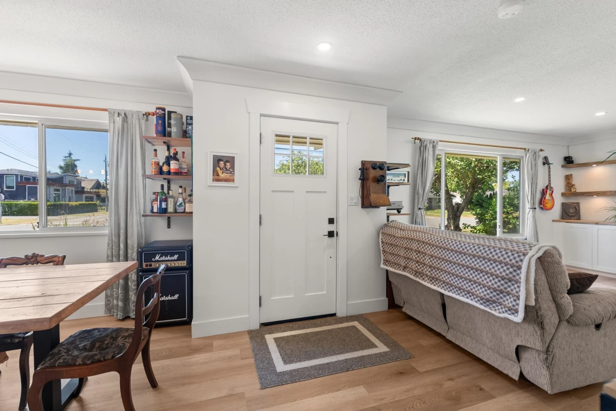 Family Room Photo of 4576 61 Street, Delta, BC