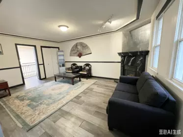 Entry Foyer Photo of 714 Rennie Place, New Westminster, BC