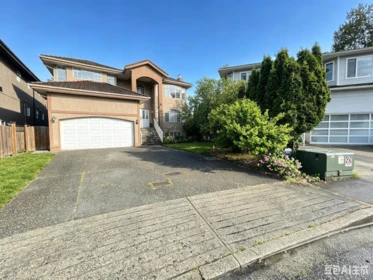 714 Rennie Place, New Westminster, BC, New Westminster — Single Family Residence for sale
