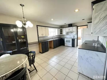 Laundry Room Photo of 714 Rennie Place, New Westminster, BC