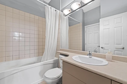 Guest Bathroom Photo of 102 2102 W 38th Avenue, Vancouver, BC