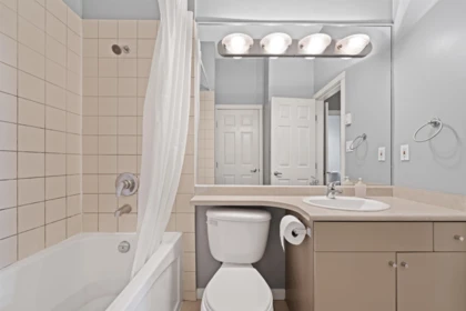 Powder Room Photo of 102 2102 W 38th Avenue, Vancouver, BC