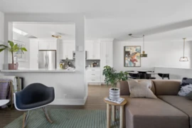 3 270 E 3rd Street, North Vancouver, BC