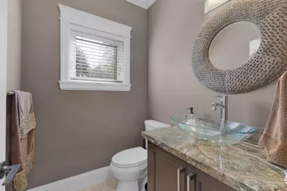 Laundry Room Photo of 14095 30a Avenue, Surrey, BC