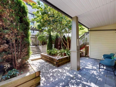 Front Yard Photo of 305 4468 Albert Street, Burnaby, BC