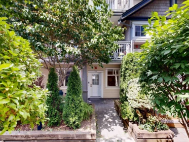 Swimming Pool Photo of 305 4468 Albert Street, Burnaby, BC