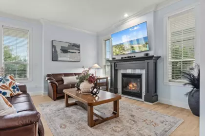 Breakfast Nook Photo of 10 45290 Soowahlie Crescent, Chilliwack, BC