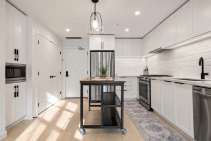 Kitchen Photo of 605 3018 St George Street, Port Moody, BC