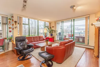 207 15466 North Bluff Road, White Rock, BC, White Rock — Apartment/Condo for sale