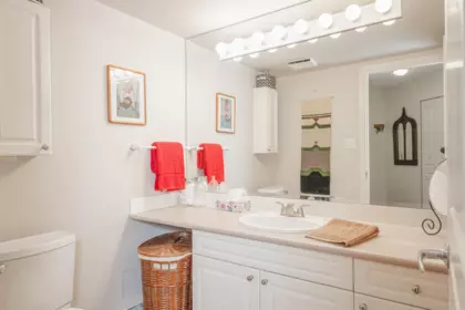 207 15466 North Bluff Road, White Rock, BC, White Rock — Apartment/Condo for sale