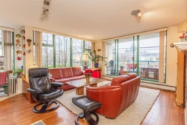 207 15466 North Bluff Road, White Rock, BC
