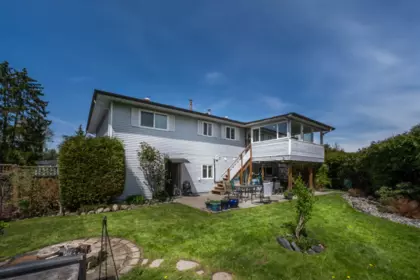 Swimming Pool Photo of 17884 57 Avenue, Surrey, BC