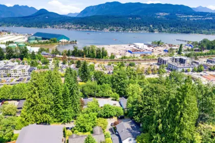 Garden / Landscaping Photo of 2337 St George Street, Port Moody, BC