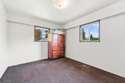 Laundry Room Photo of 2337 St George Street, Port Moody, BC