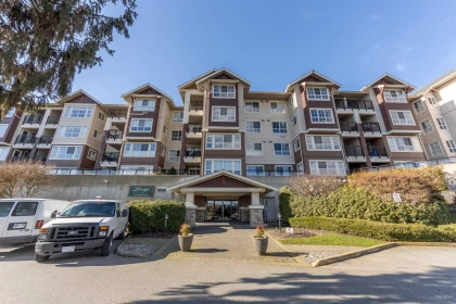 214 19677 Meadow Gardens Way, Pitt Meadows, BC, Pitt Meadows — Apartment/Condo for sale
