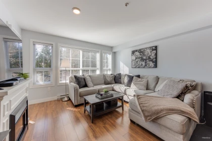 214 19677 Meadow Gardens Way, Pitt Meadows, BC, Pitt Meadows — Apartment/Condo for sale