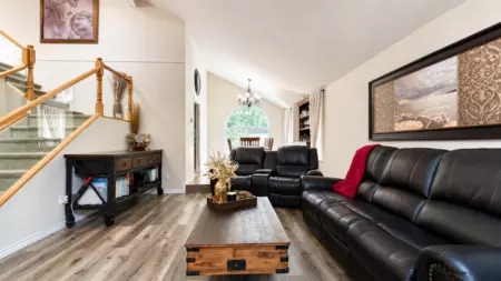 Pantry Photo of 20516 124a Avenue, Maple Ridge, BC