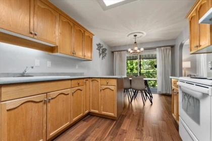 Kitchen Photo of 64 46360 Valleyview Road, Chilliwack, BC