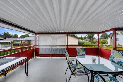 Kitchen Island Photo of 27549 31a Avenue, Langley, BC