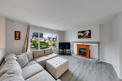 27549 31a Avenue, Langley, BC, Langley — Single Family Residence for sale