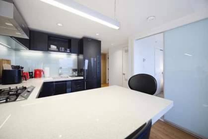 1711 777 Richards Street, Vancouver, BC, Vancouver — Apartment/Condo for sale