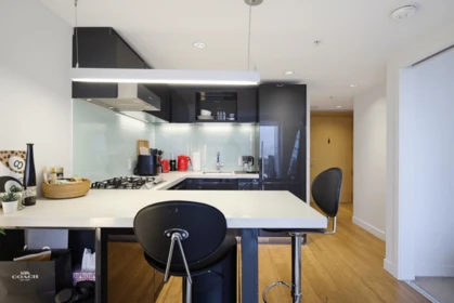 1711 777 Richards Street, Vancouver, BC, Vancouver — Apartment/Condo for sale