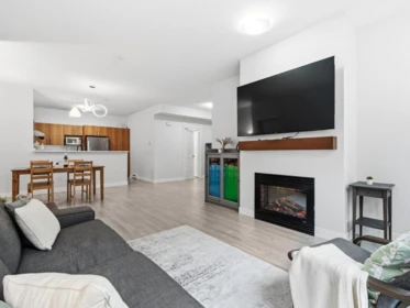 32 9229 University Crescent, Burnaby, BC, Burnaby — Townhouse for sale