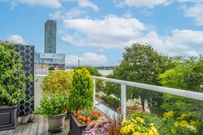 Hot Tub / Spa Photo of 409 5 K De K Court, New Westminster, BC