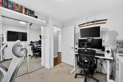 Hallway Photo of 403 12075 228 Street, Maple Ridge, BC