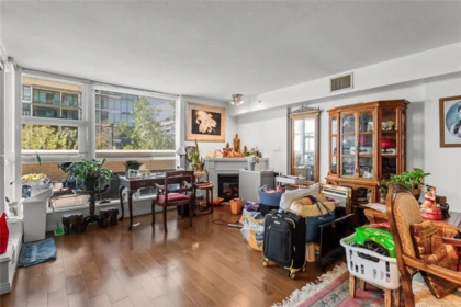 302 188 E Esplanade, North Vancouver, BC, North Vancouver — Apartment/Condo for sale